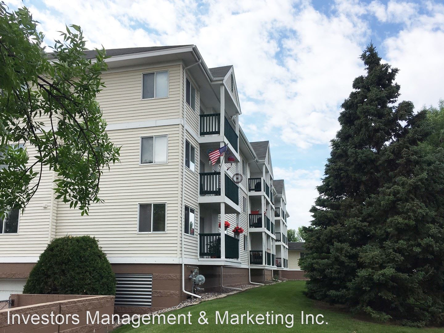 55 + Senior Living Parkview Terrace Apartments – photo 2