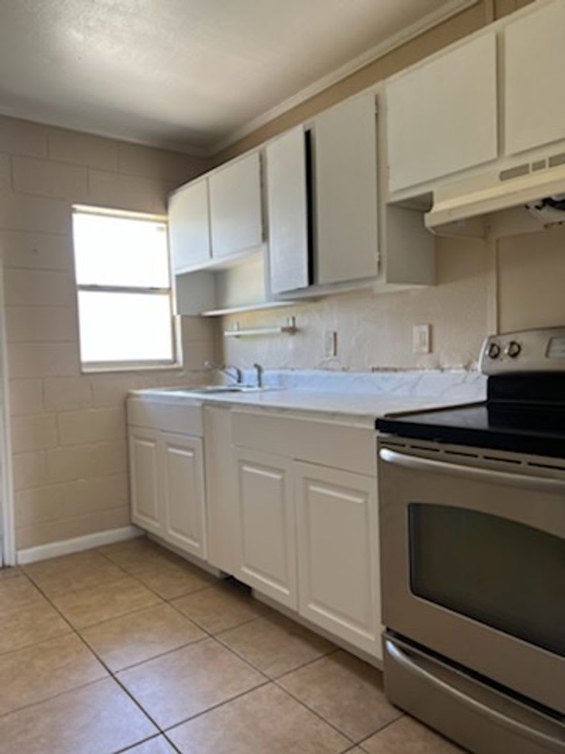 2 Bedroom, 1 Bath Duplex For Rent at 522 Washington Avenue #1 Lake Wales, FL 33853 – photo 4
