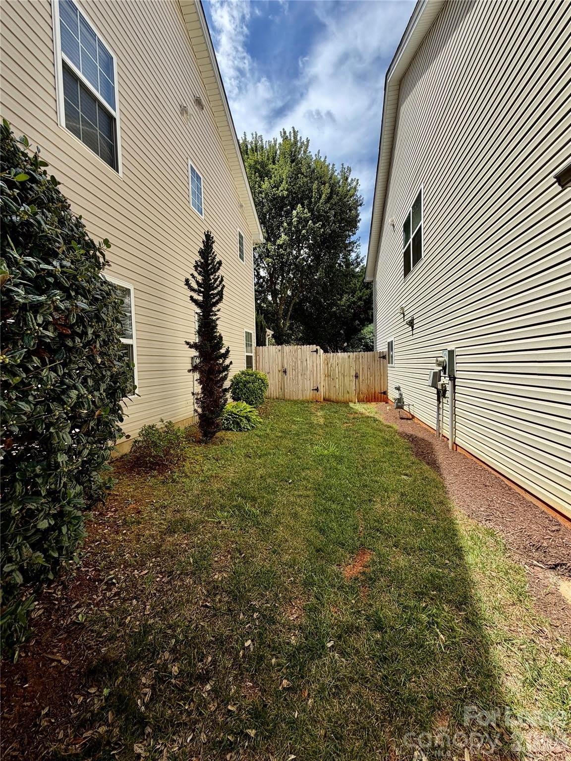 551 Tribune Drive – photo 2