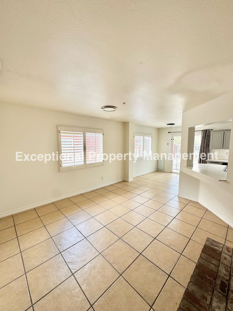 Ready to move in 4 bedroom 3 bath home with a pool – photo 5