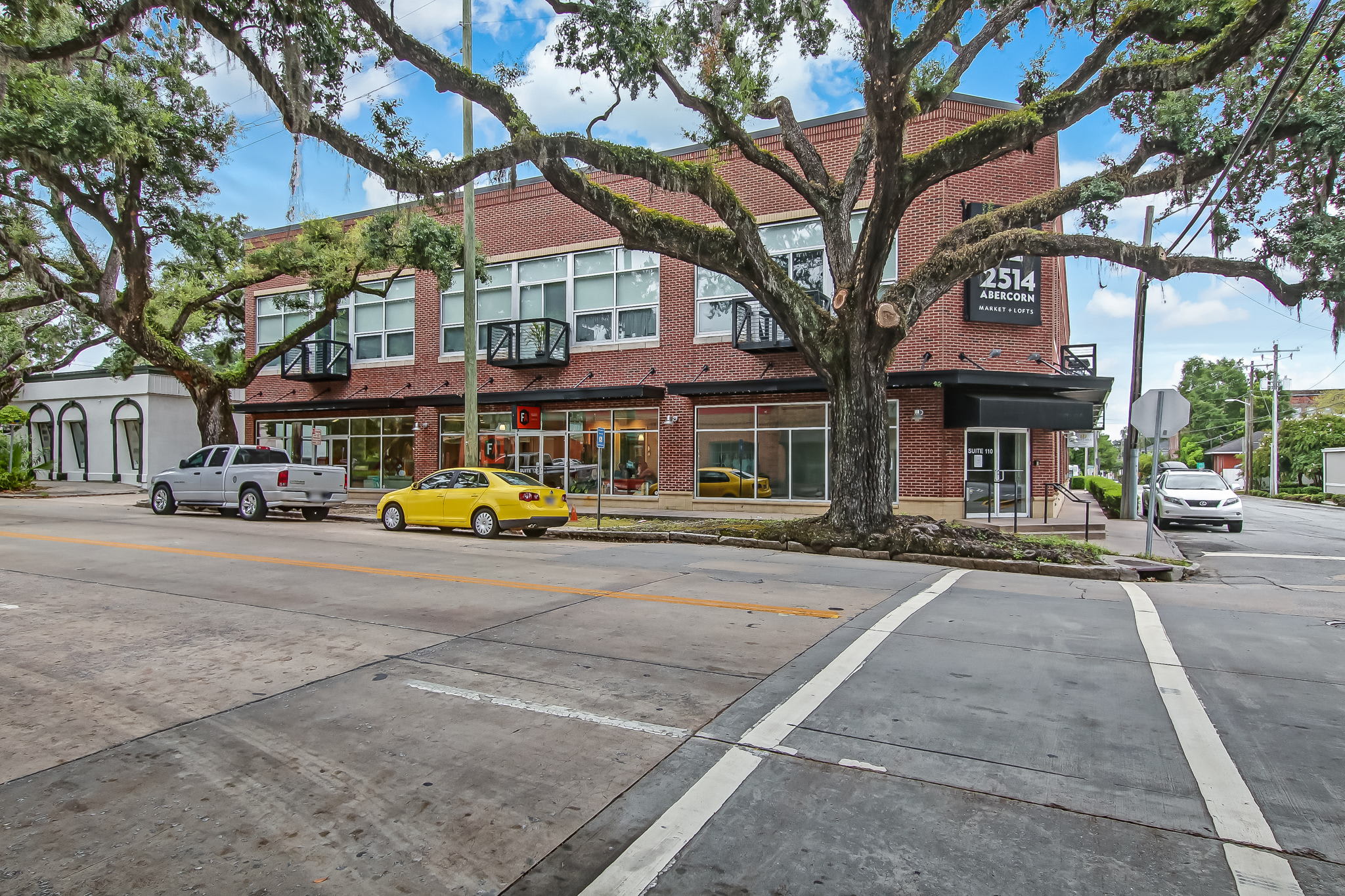 2514 Abercorn Street, Unit 207 – photo 2
