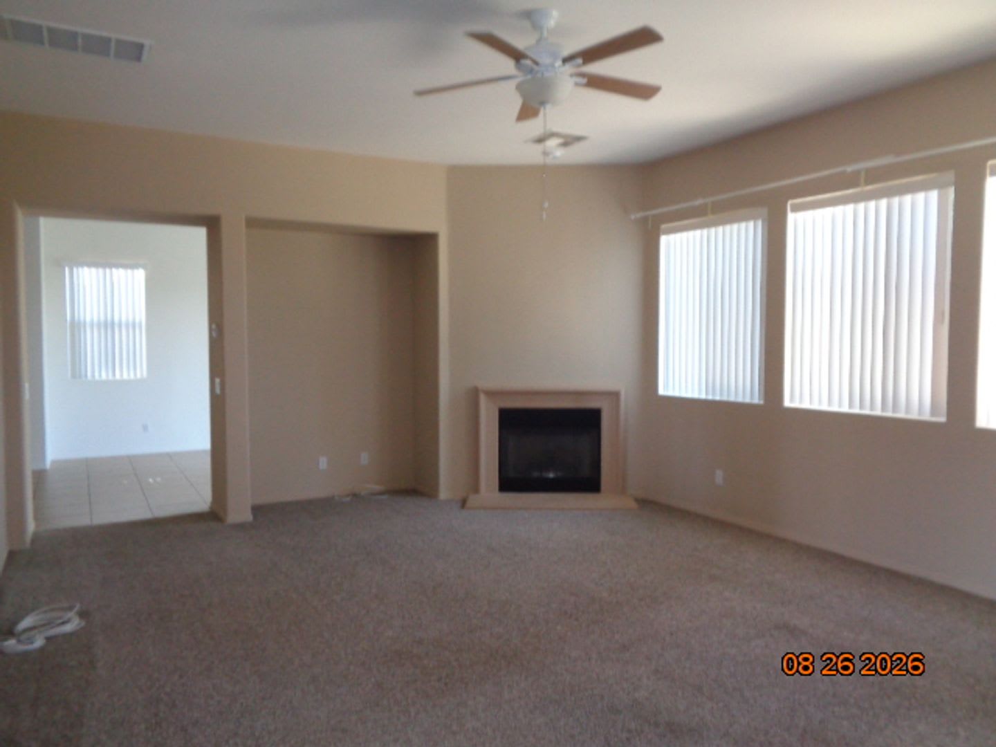 Large 4 Bedroom in the Bella Vista Tract offering 3437 sq. ft. – photo 5
