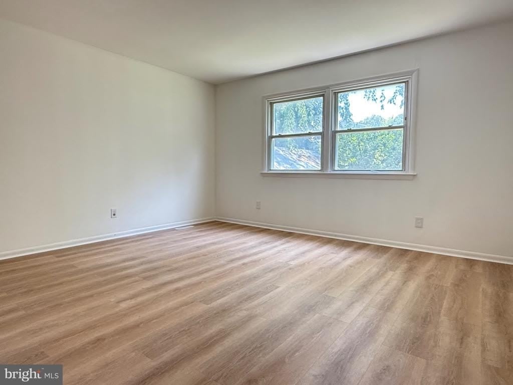 148 W EDINBURGH DRIVE – photo 5