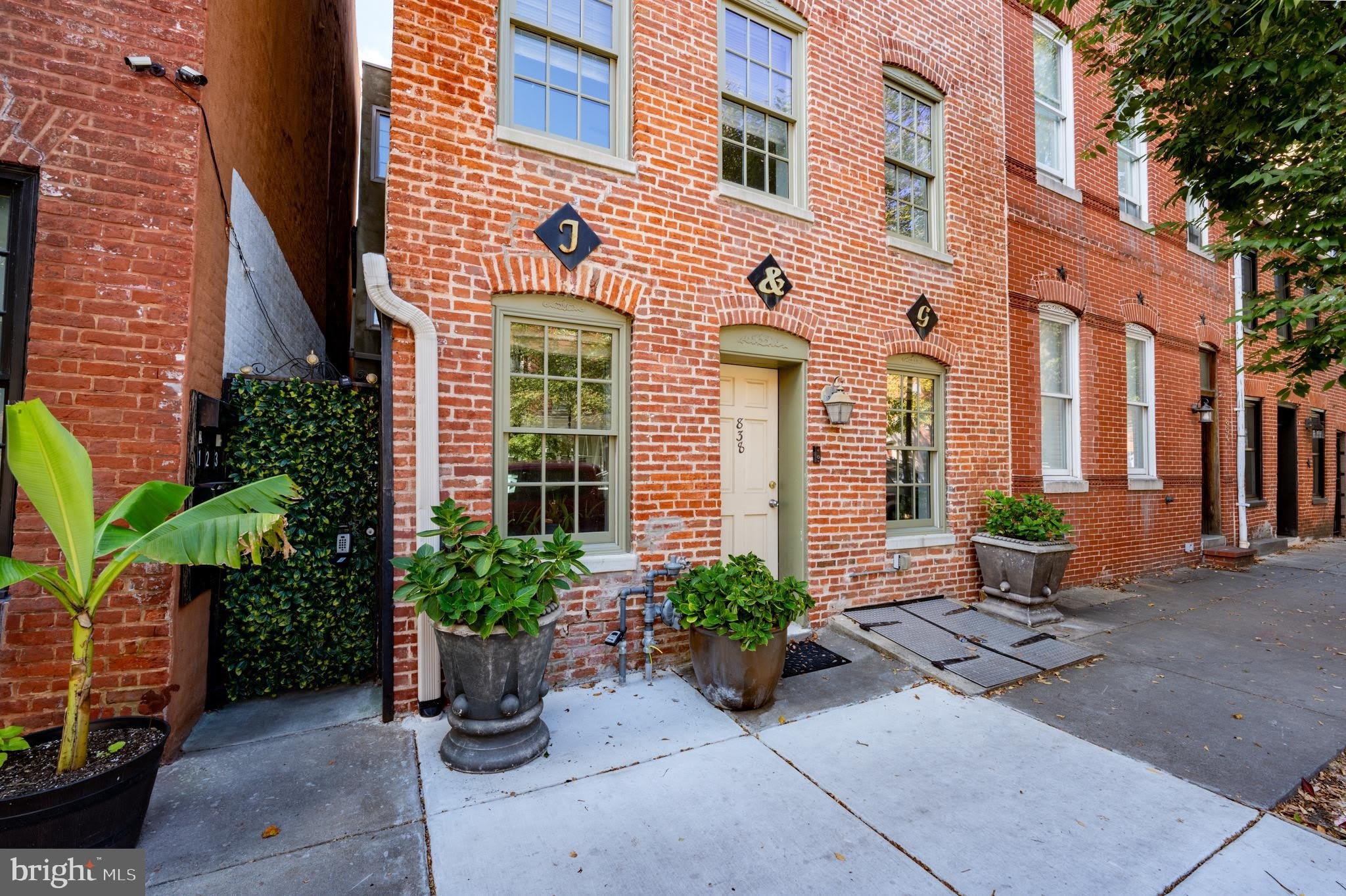 838 S BOND Street – photo 3