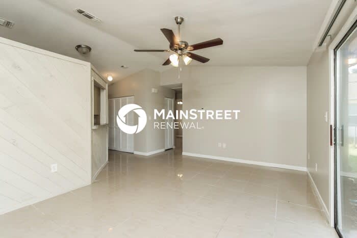 647 Pampas Street Northwest – photo 2
