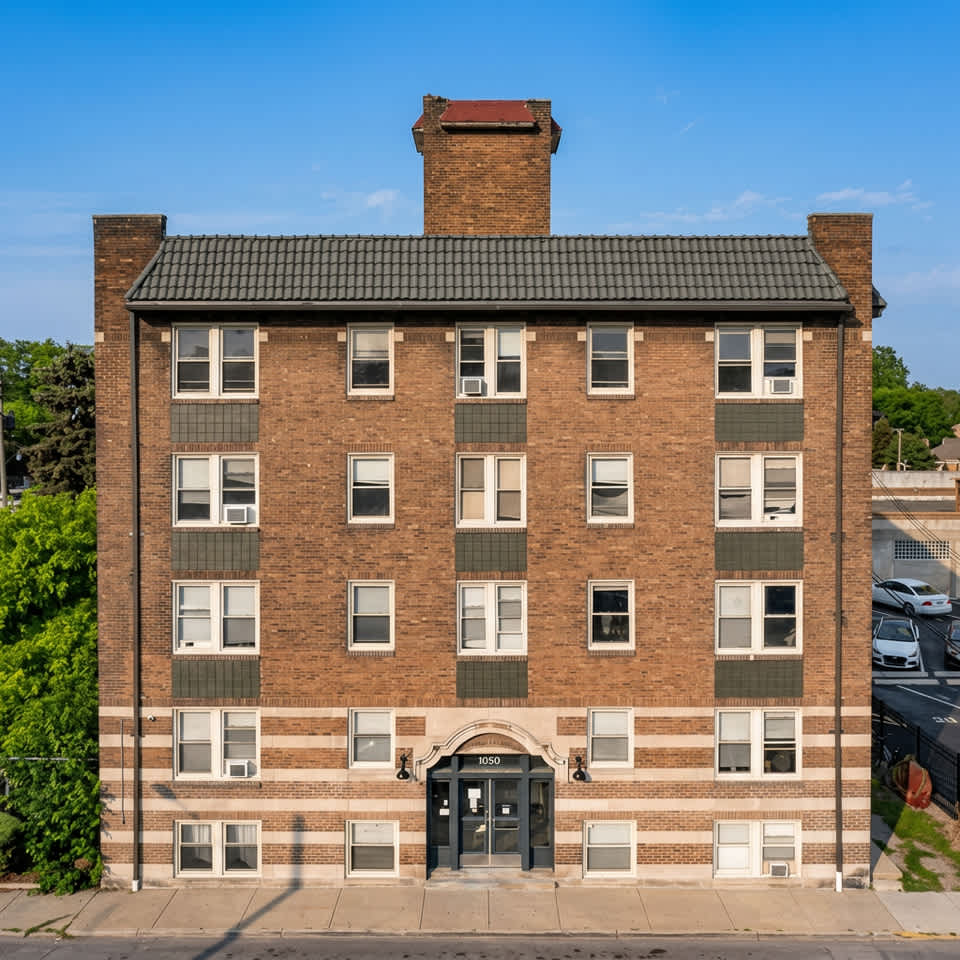 East Jefferson Apartments – photo 3