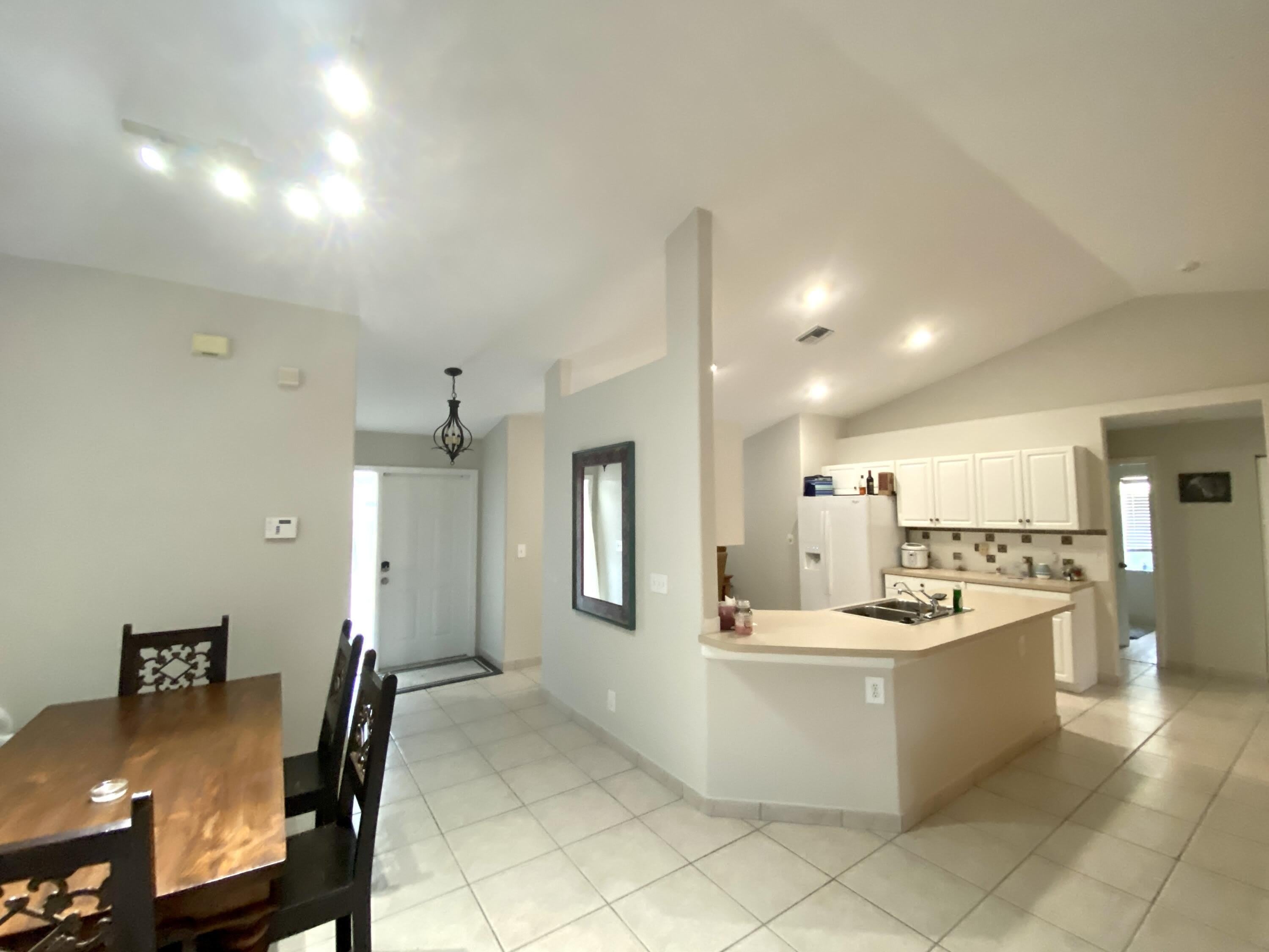 1094 Raintree Lane – photo 4
