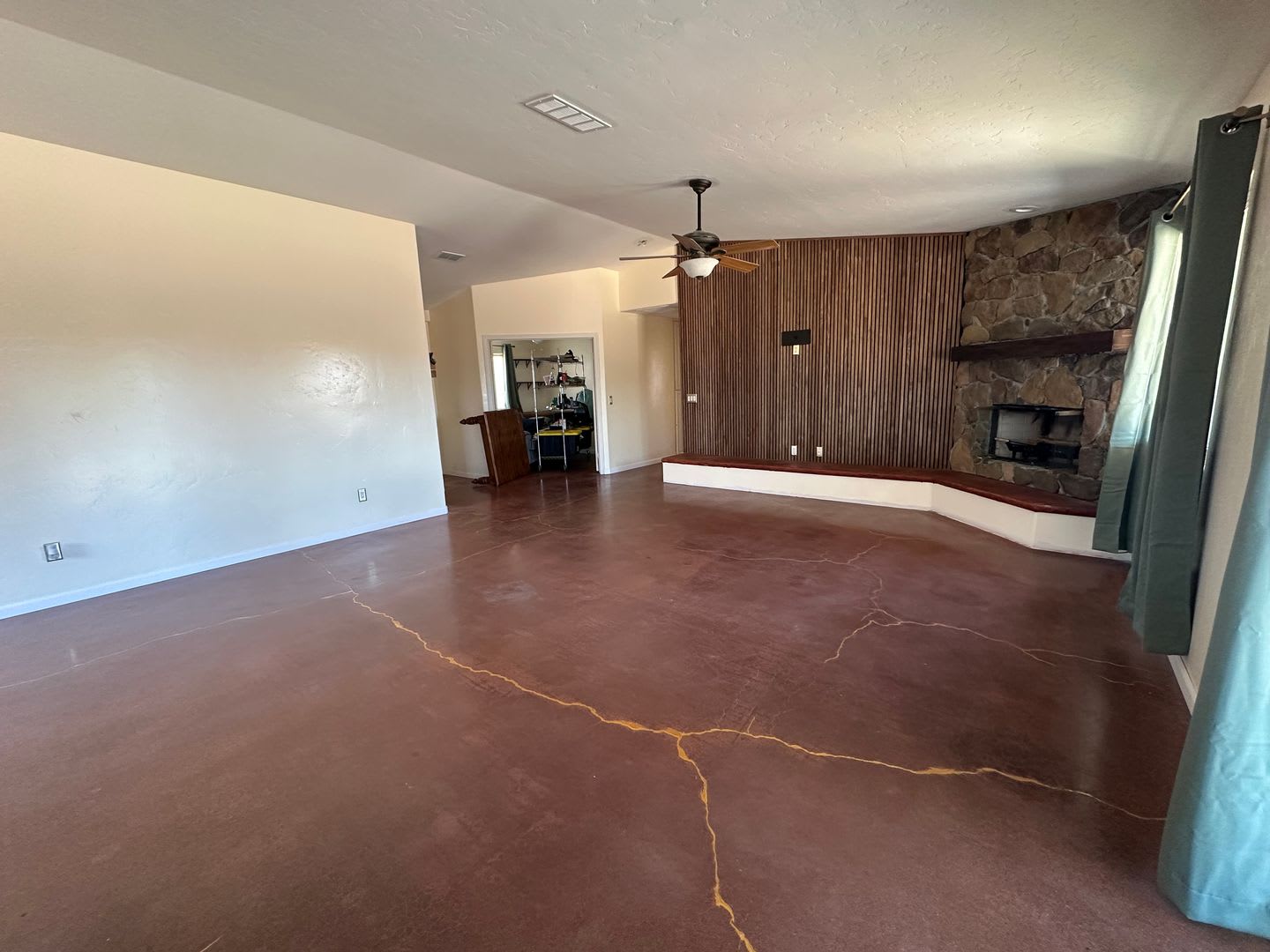 *$100.00 off 1st months Rent Move in Special!*Open Concept 3 Bedroom 2 Bath Home – photo 3