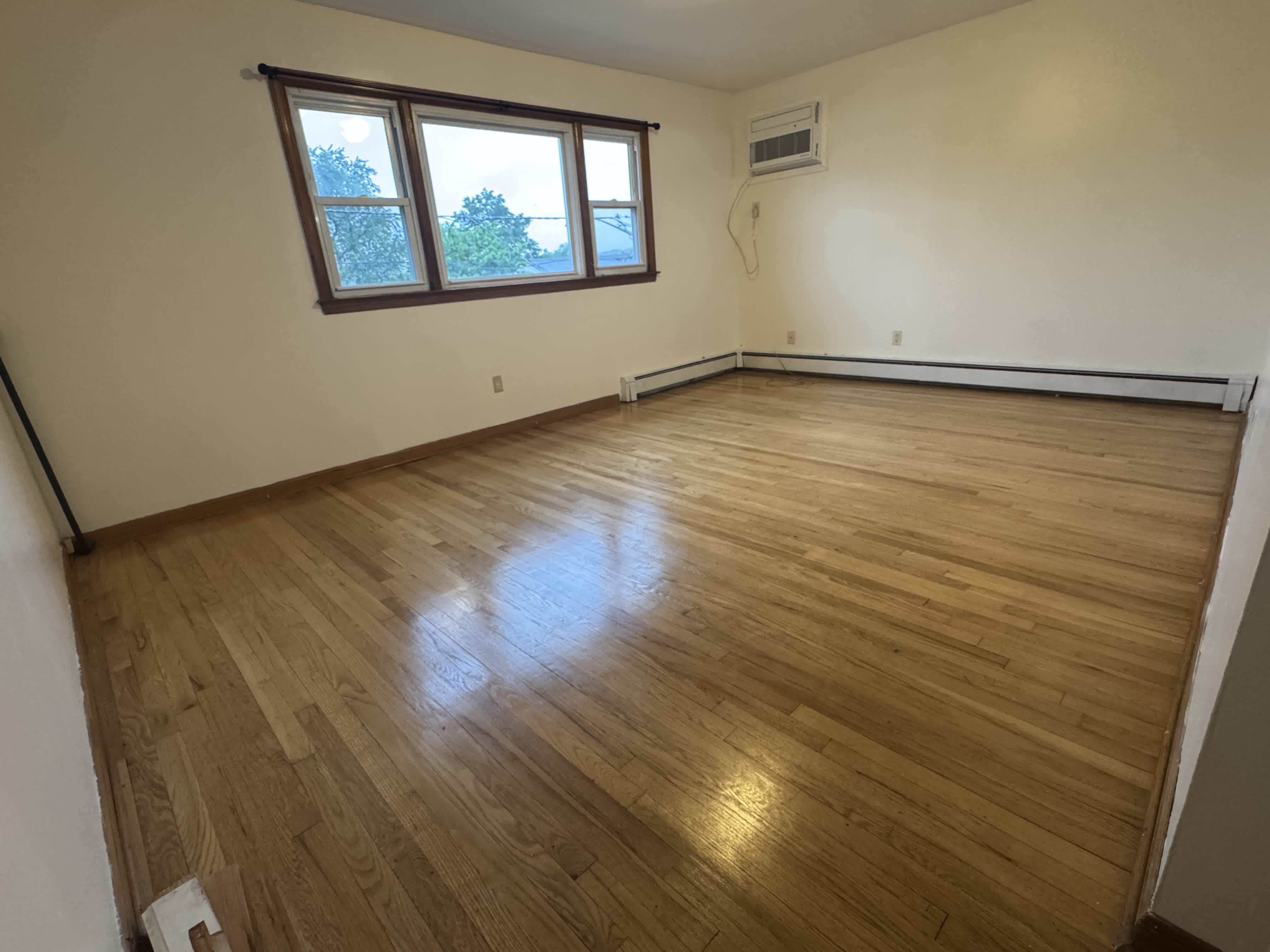190 Baltimore Avenue – photo 1