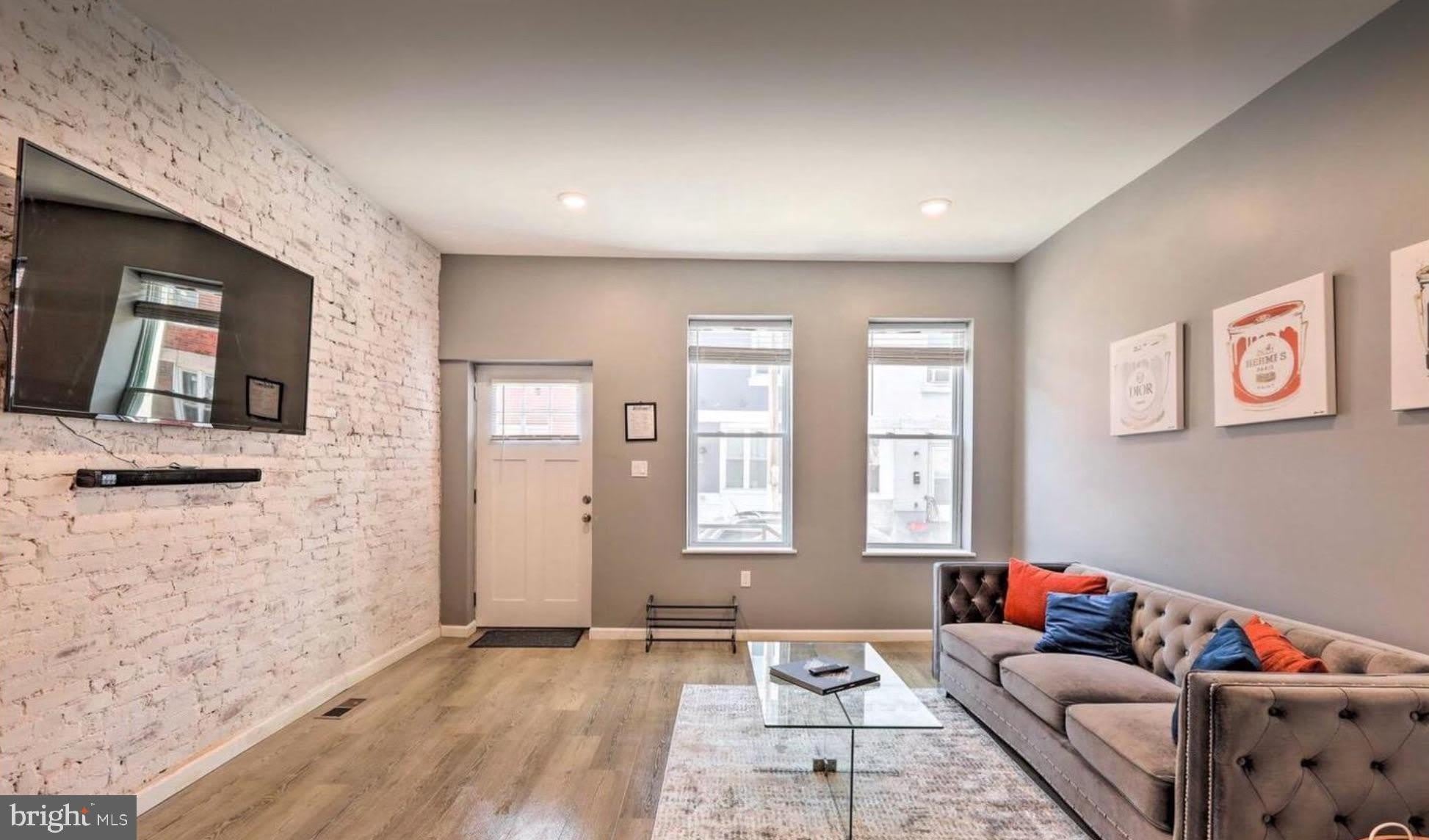 2333 N WOODSTOCK Street – photo 4