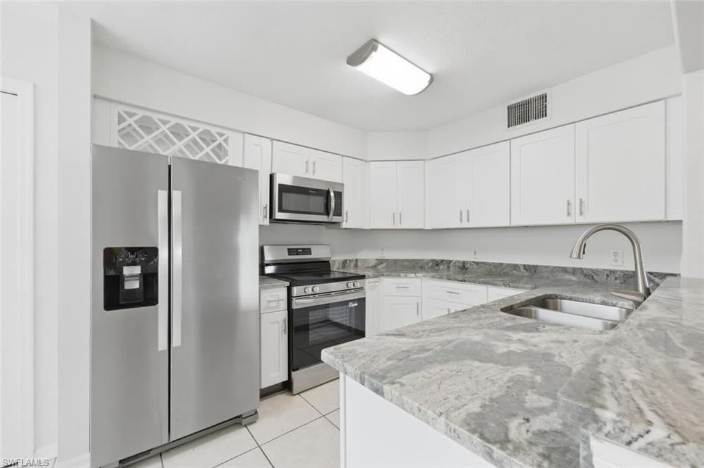 9570 Crescent Garden Dr – photo 2