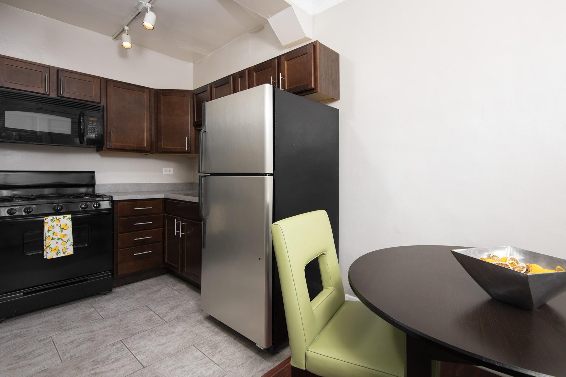 Reside at 823 – photo 4