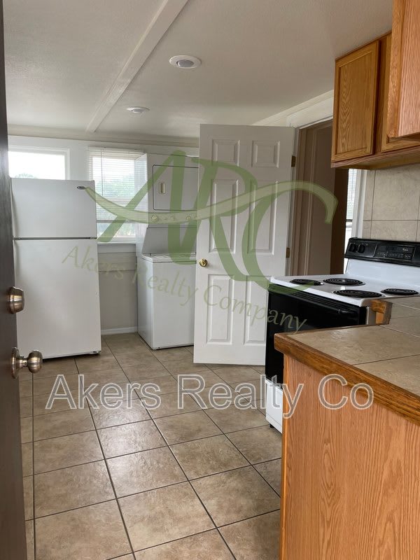 205 1 2 E Adams Ave – photo 5