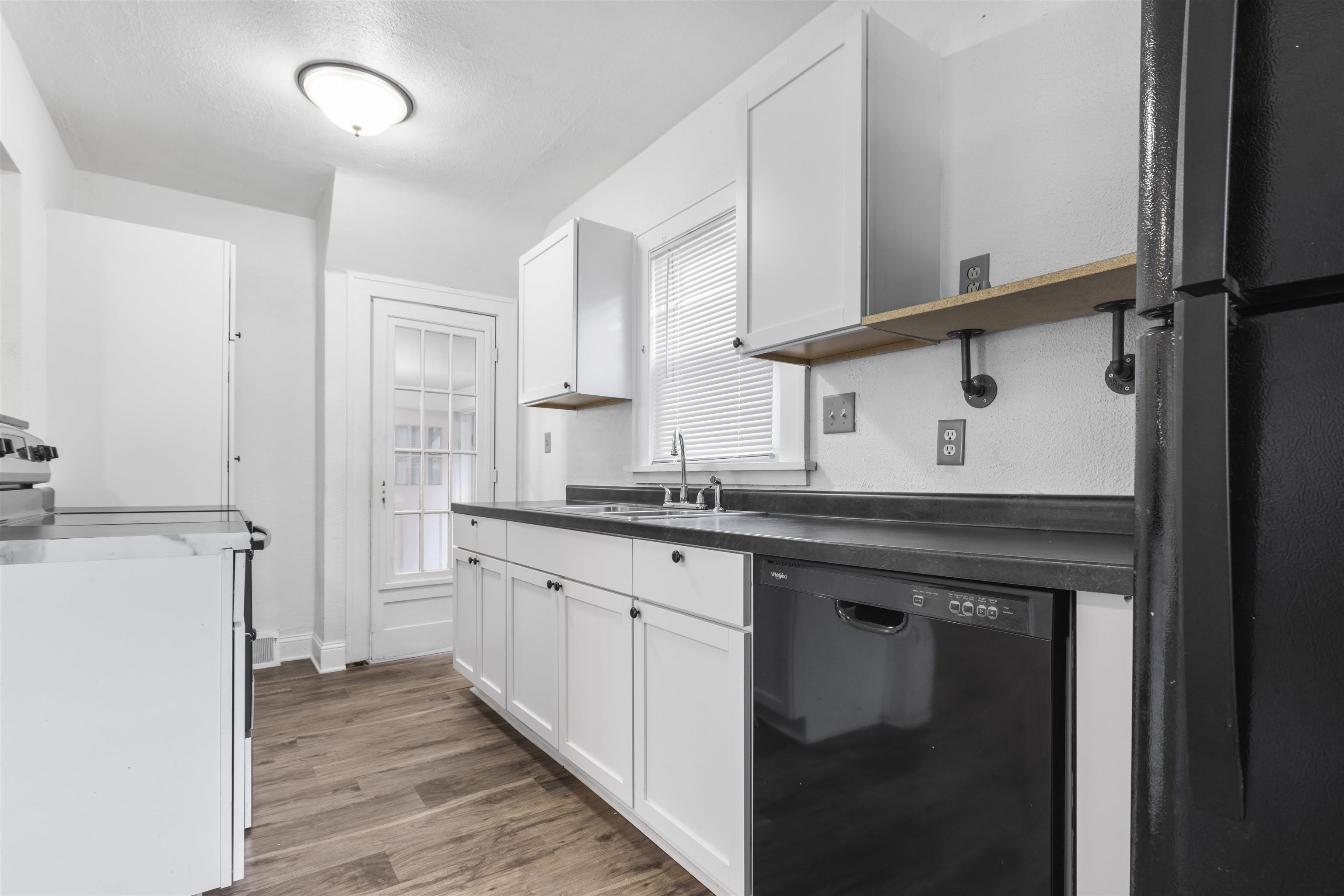 1812 Huffman Boulevard – photo 3