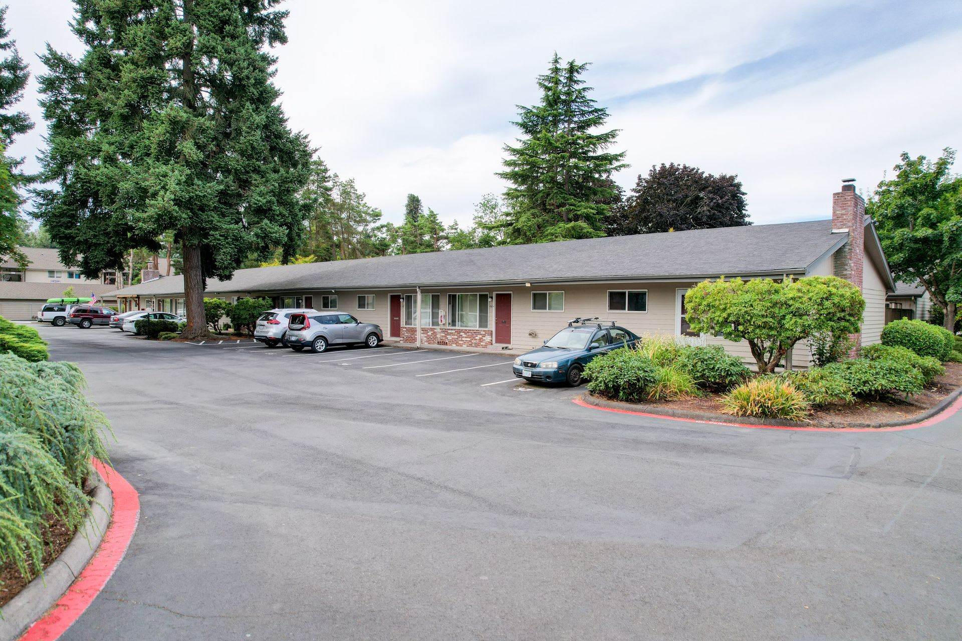 Fairway Village Apartments – photo 4