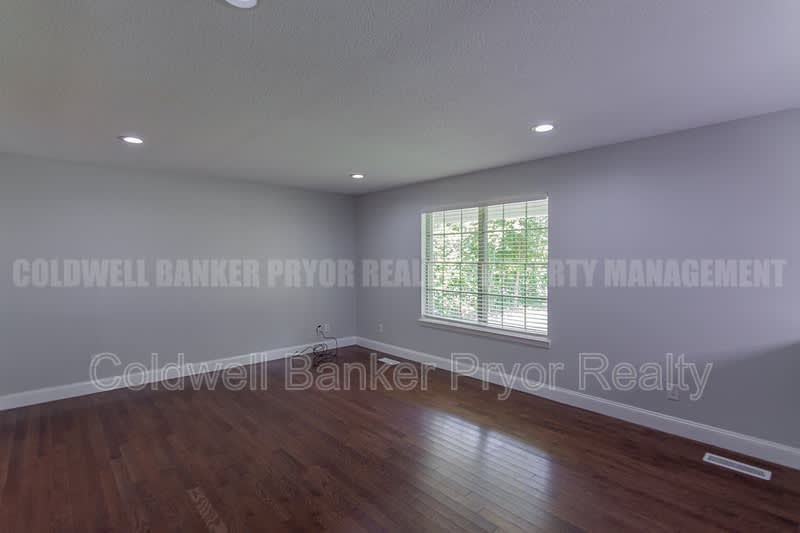 313 Maple Way – photo 3