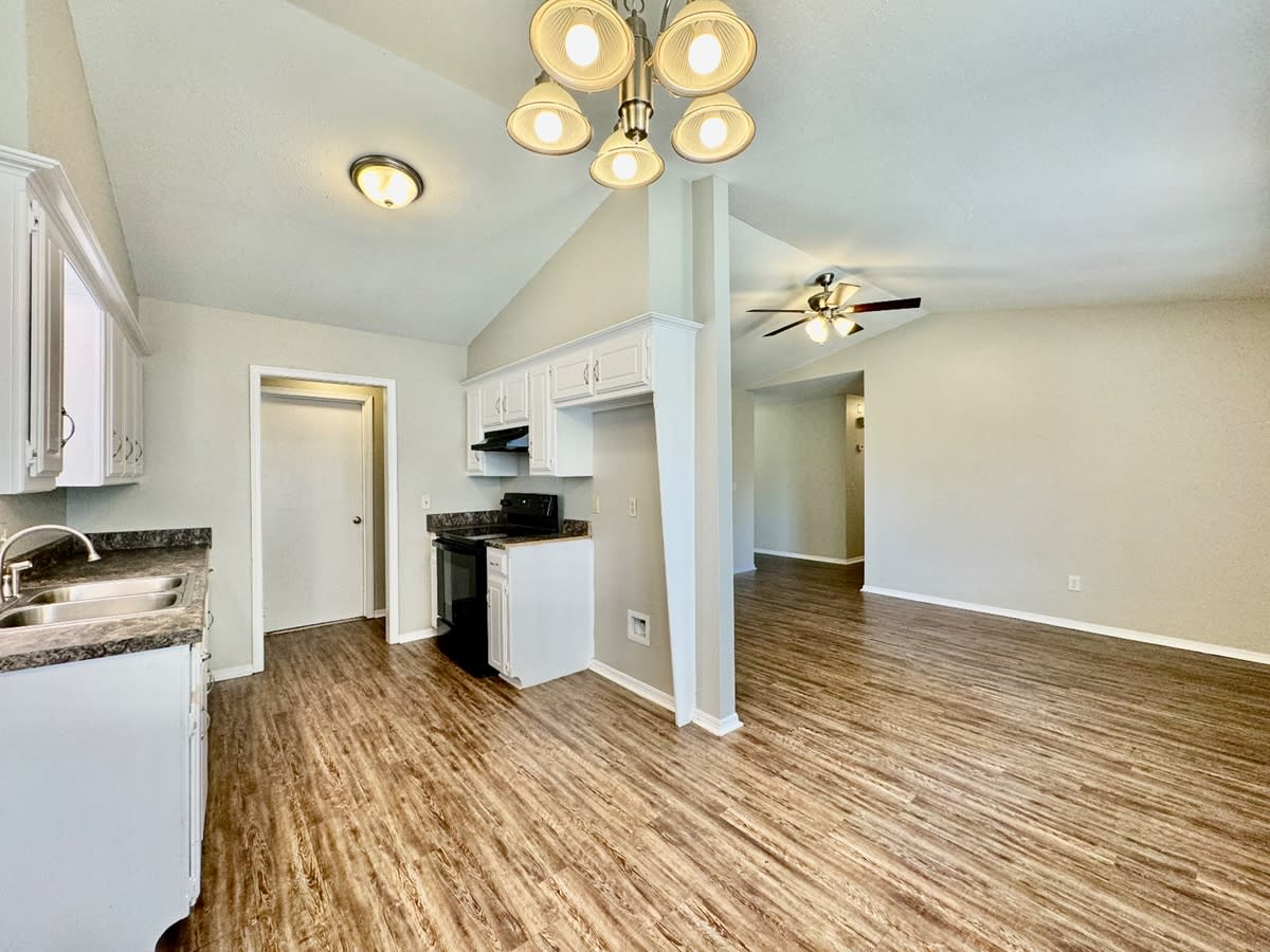 1006 Richmond Street – photo 5