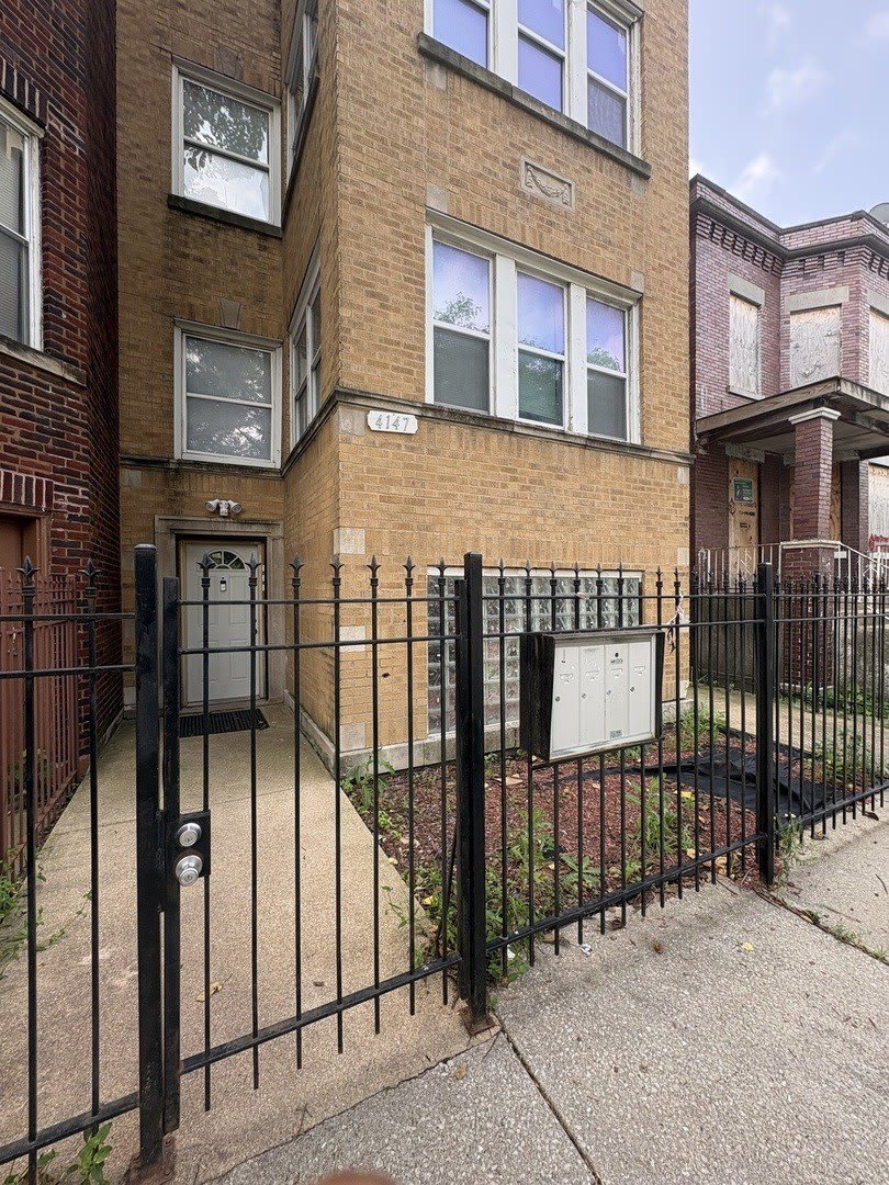 4147 W Arthington Street – photo 3