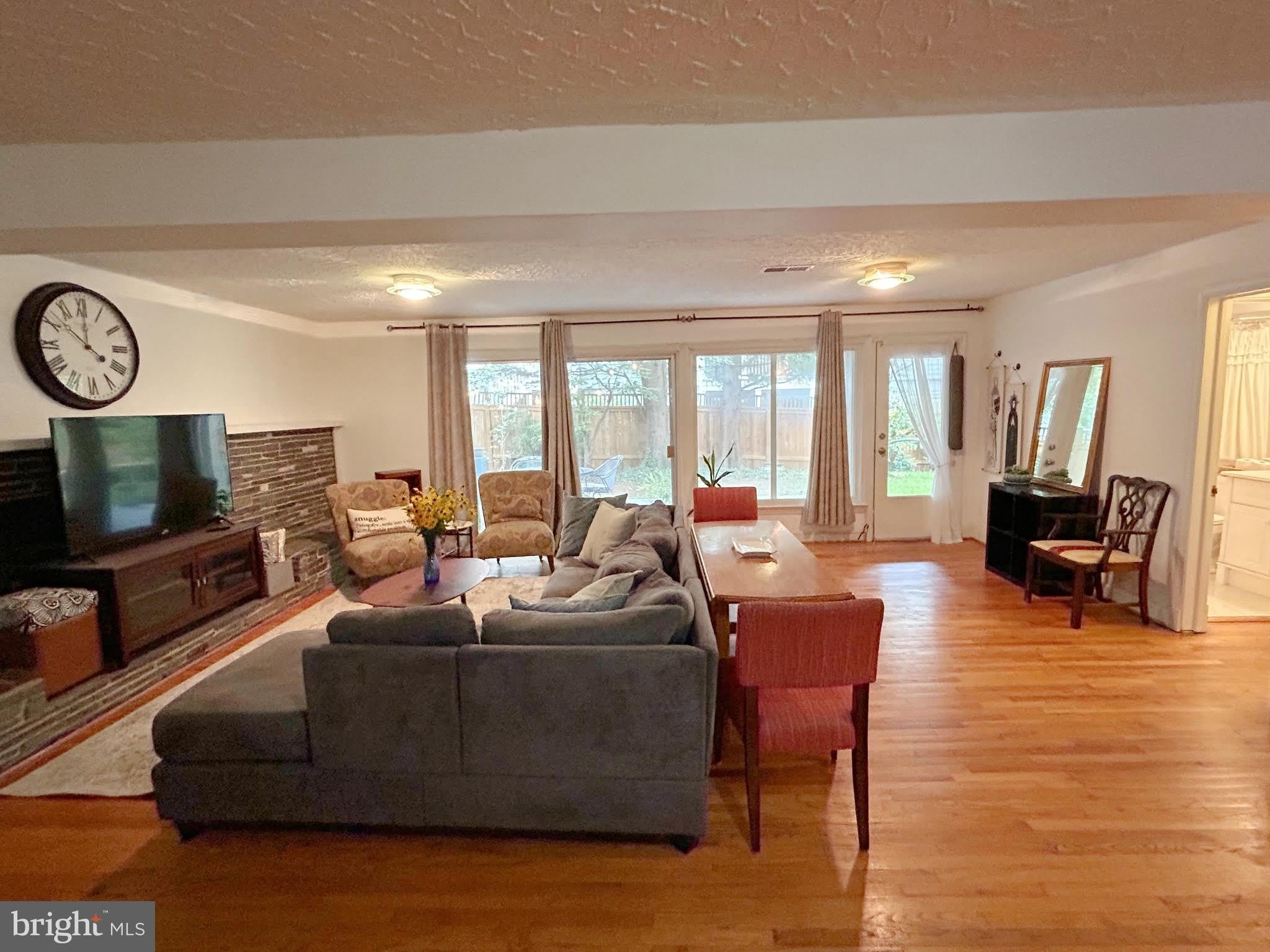 4018 N TAYLOR Street – photo 2