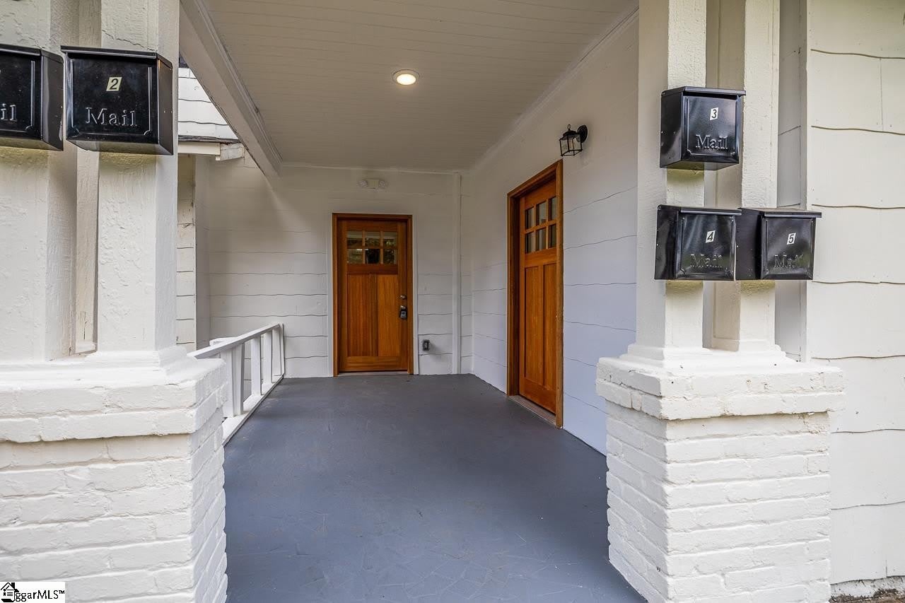 530 Peronneau Street – photo 5
