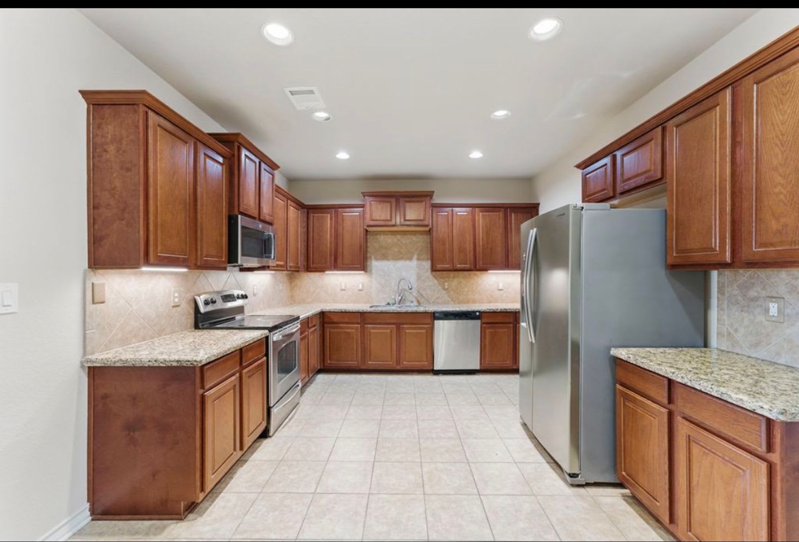 500 Price Drop New On Market – photo 4