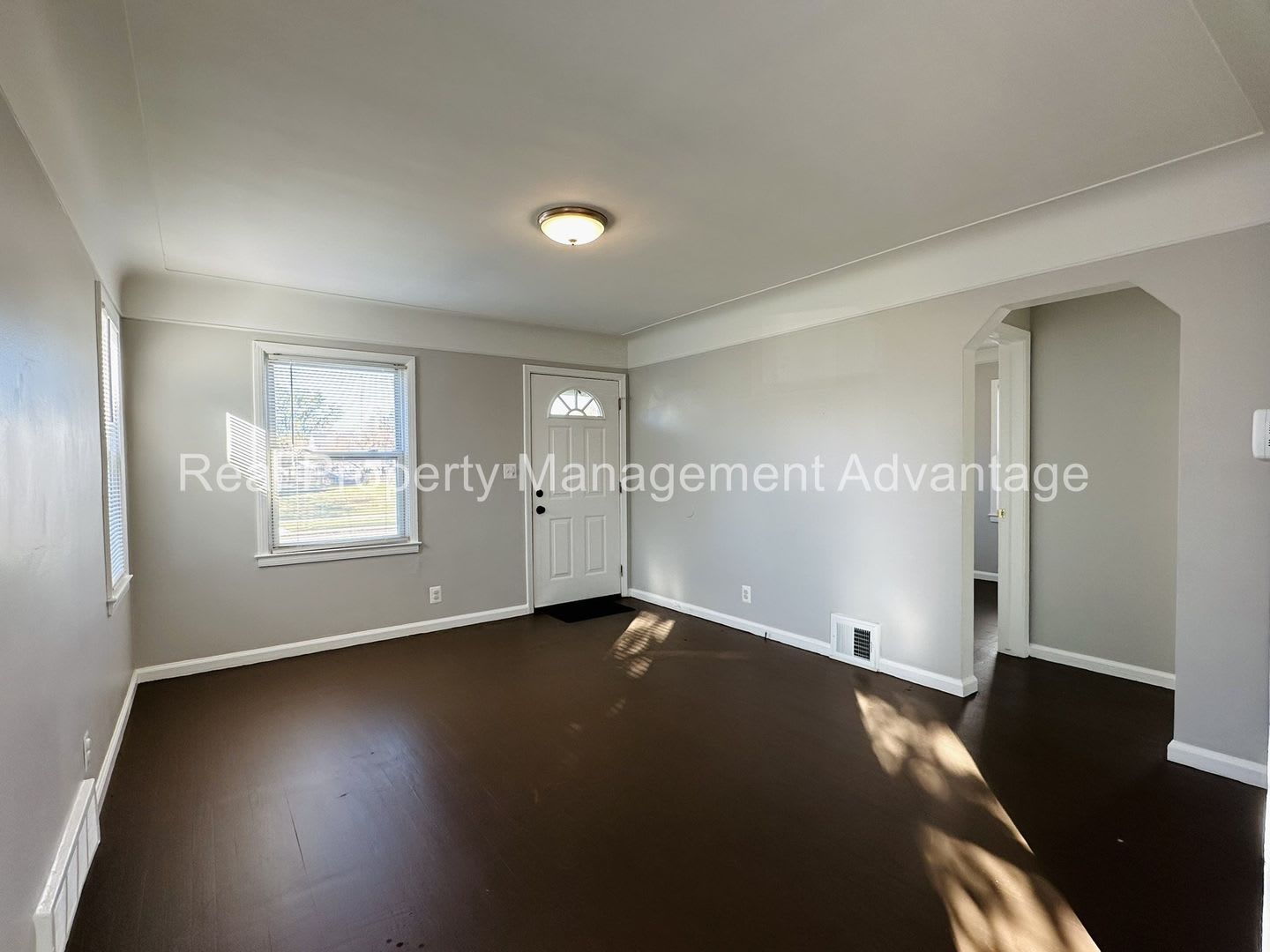 No Deposit Required! Meticulously Maintained with 2 Beds/Basement/Garage! – photo 4