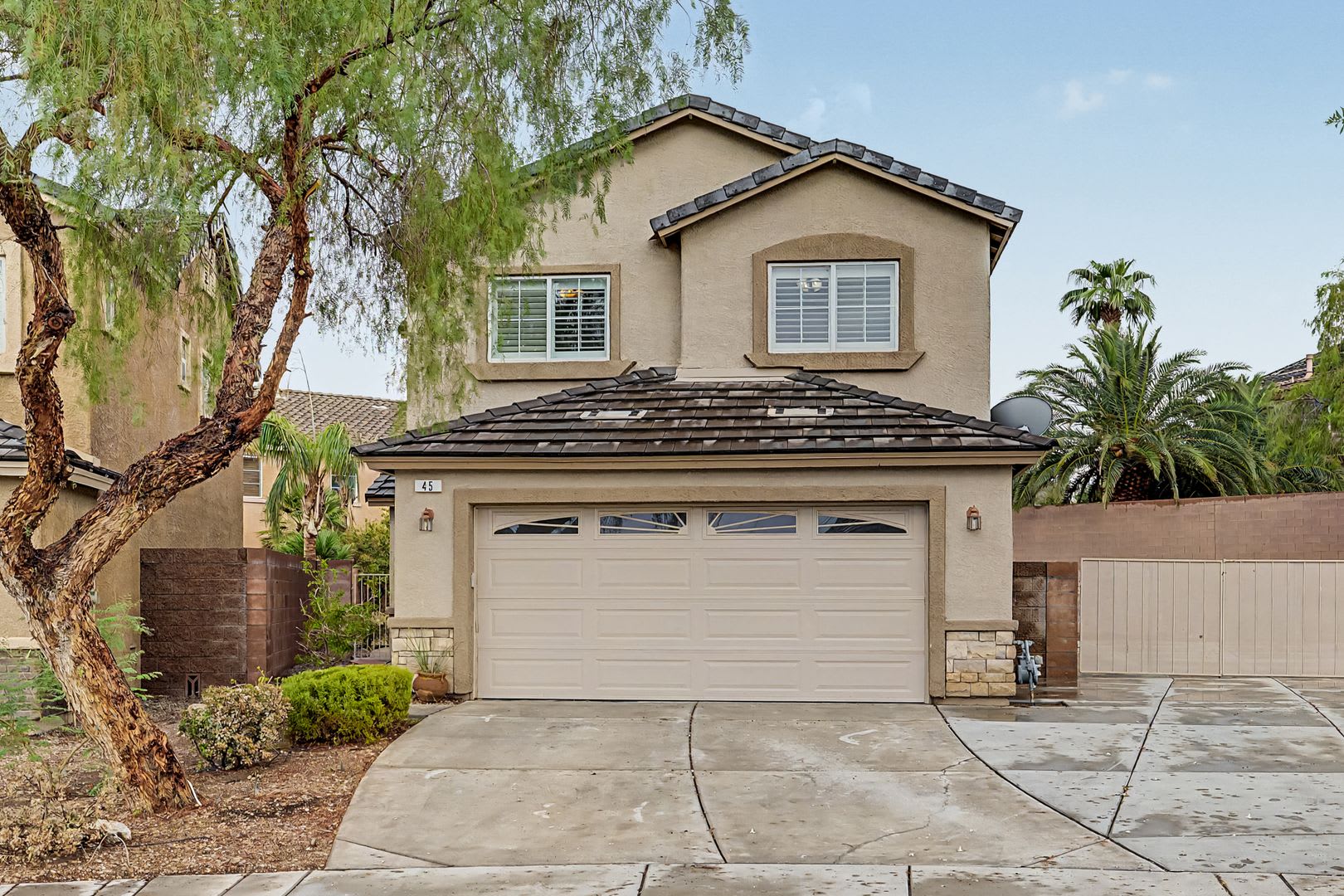 4-Bedroom home with RV Parking! – photo 1