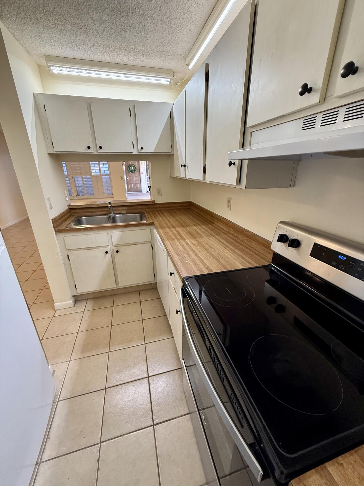 3764 N UNIVERSITY Drive – photo 5