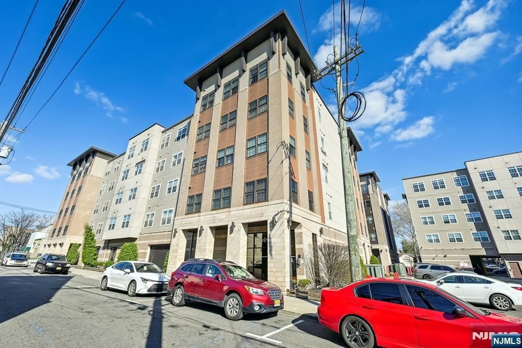 5808 Washington Street – photo 1