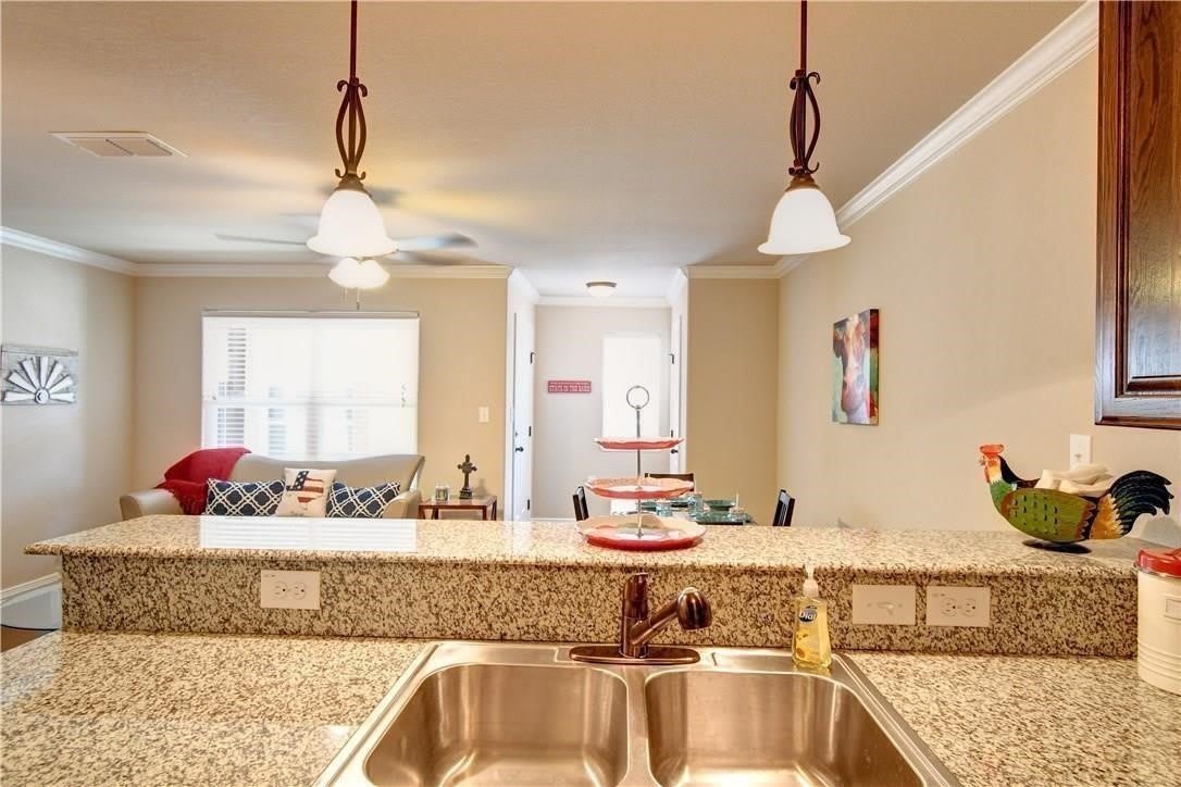 701 S Lillian Street – photo 3