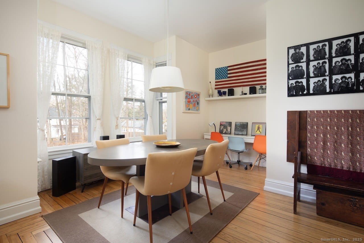 31 Sharon Road – photo 3