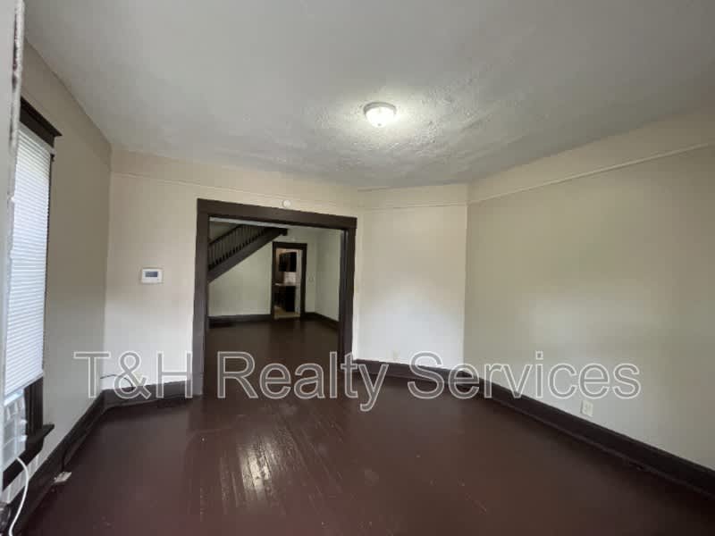 1029 North Parker Avenue – photo 4