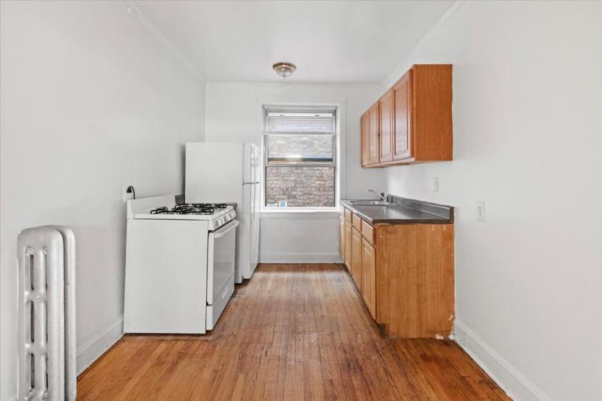 2342 W Touhy Avenue – photo 2