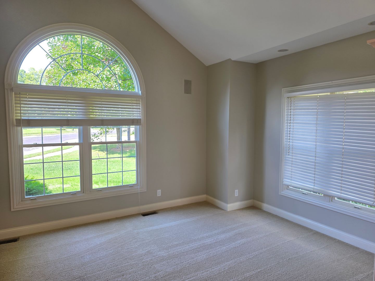 Huge Home – photo 3
