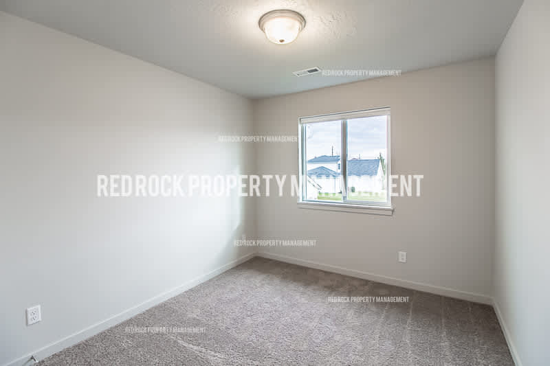 323 South Woodlawn Lane – photo 4