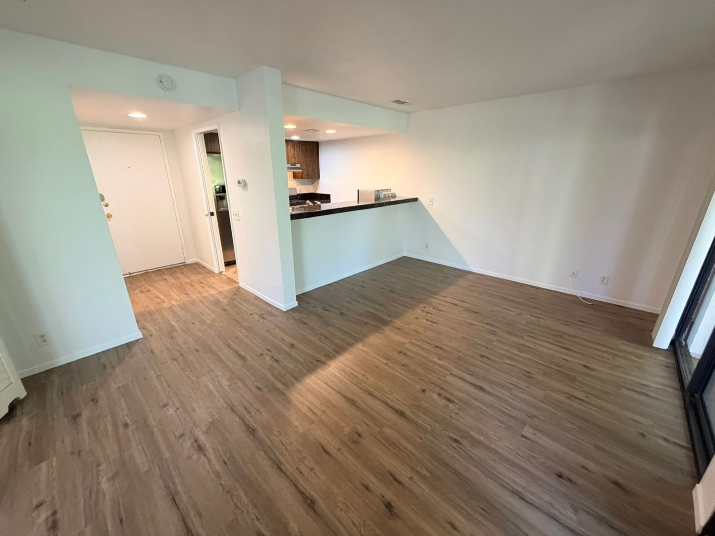 Charming One Bedroom Condo At Riviera Gardens. – photo 4