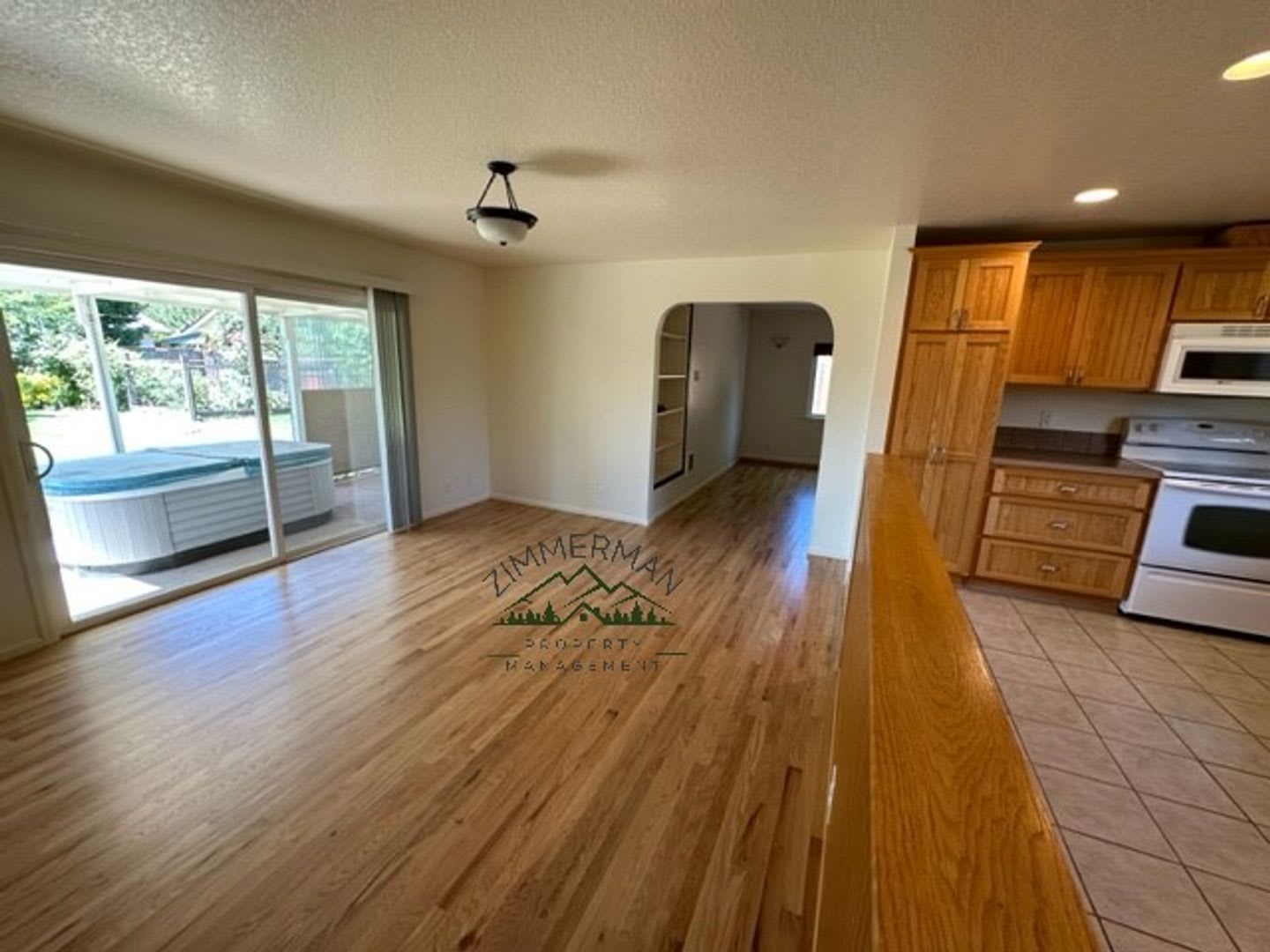 Beautiful 3 Bedroom 1 Bathroom Home! – photo 4