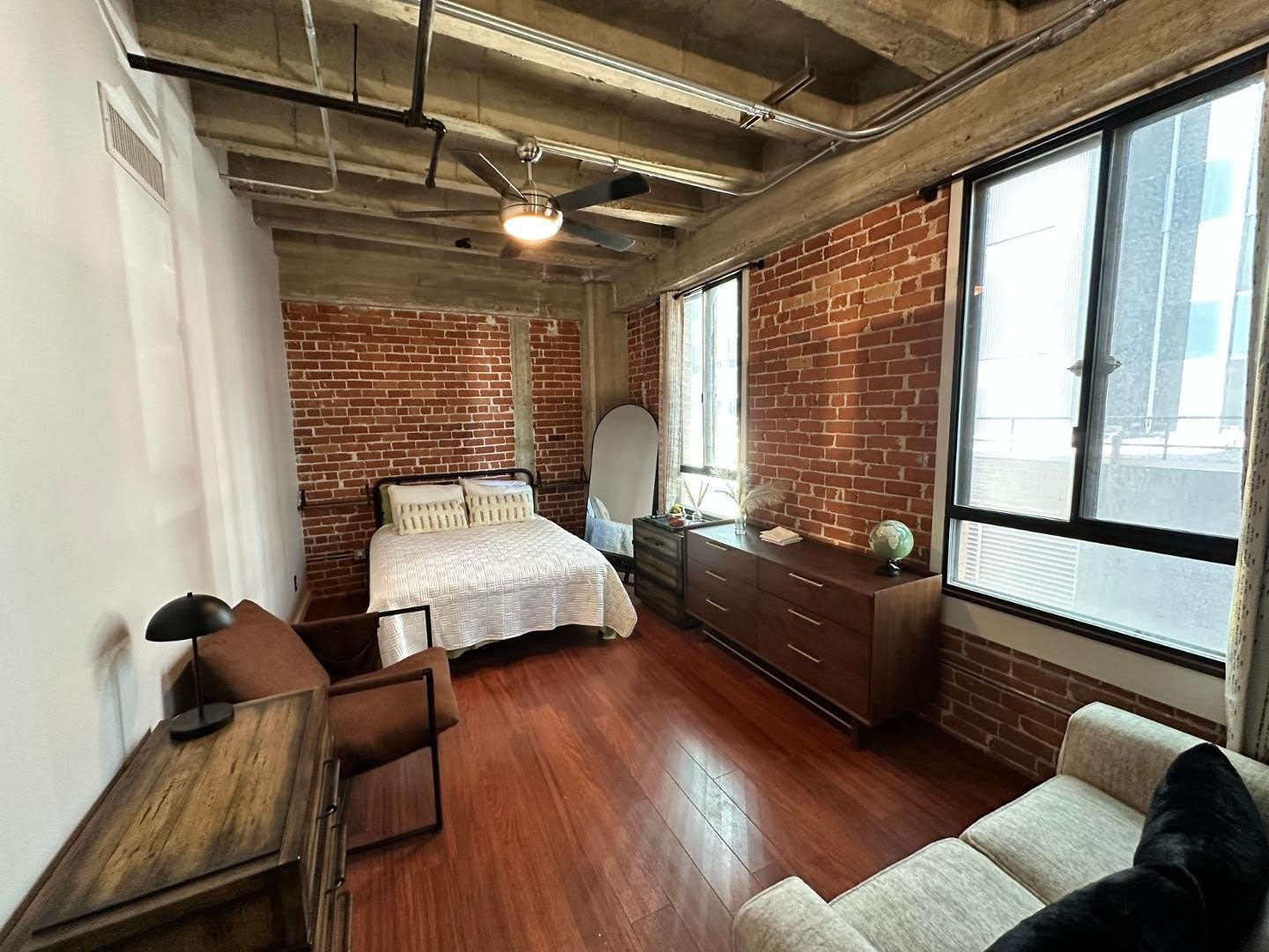114 W Adams Street – photo 5