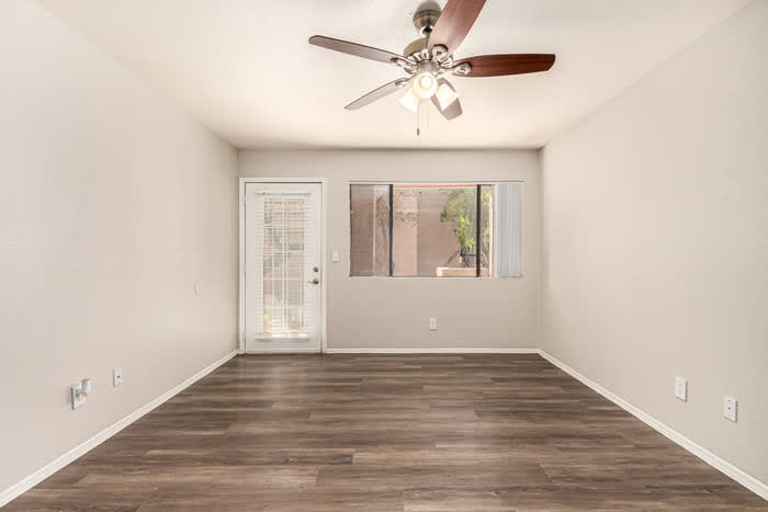 1521 West Denton Lane – photo 4