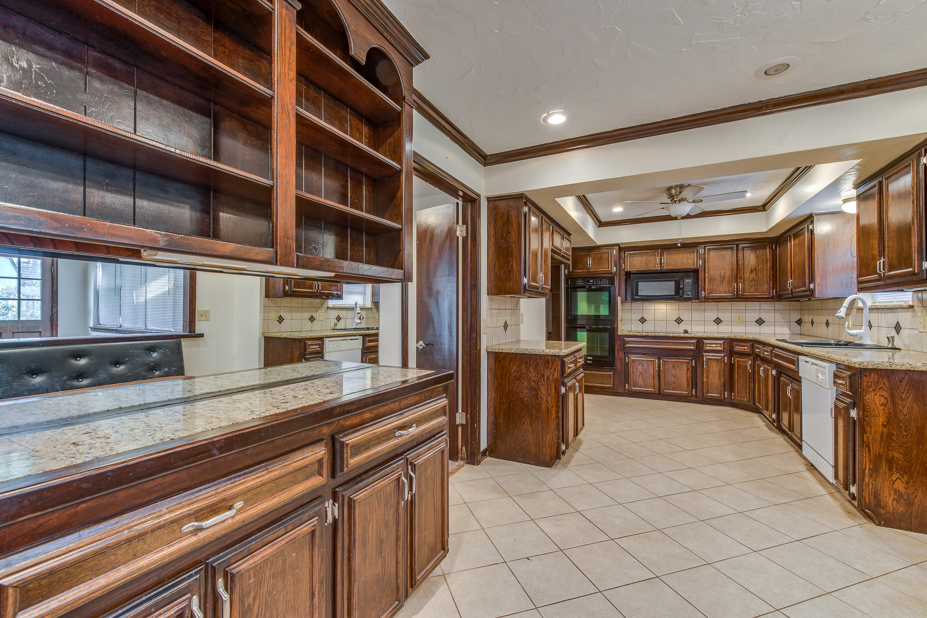 8716 Candlewood Dr – photo 2