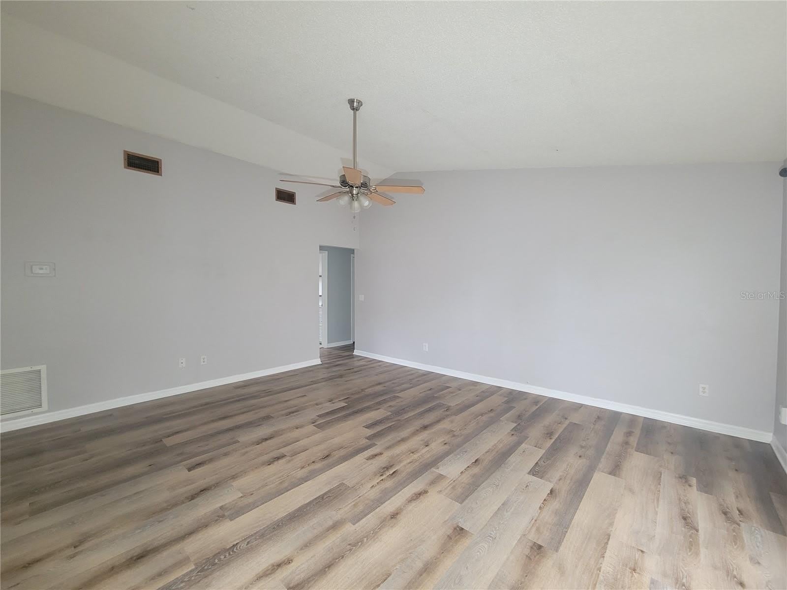 9827 DEAN COVE Lane – photo 2