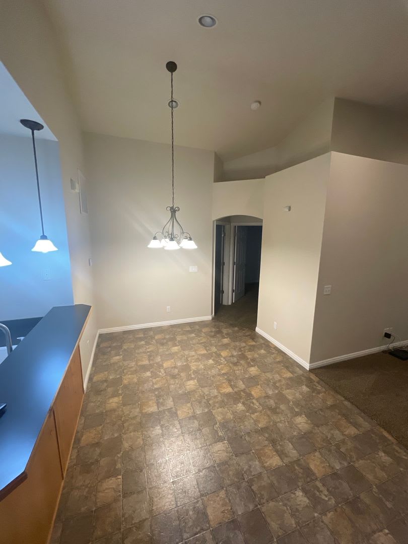 Beautiful Newly Renovated Townhome – photo 3