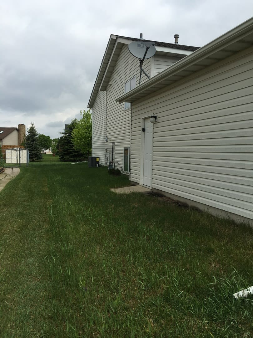 3 Bedroom 2 Bathroom Twinhome For Rent – photo 2