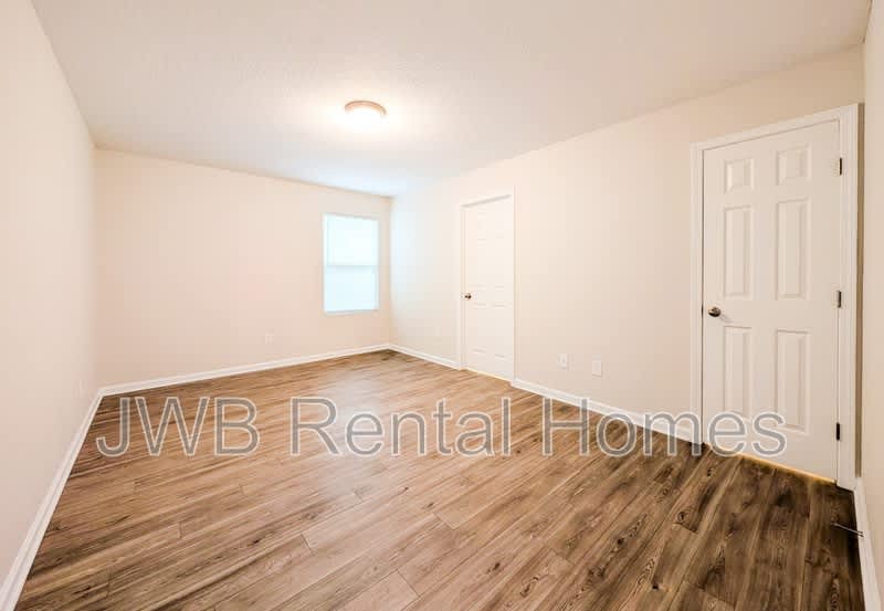 8039 Vining St – photo 5