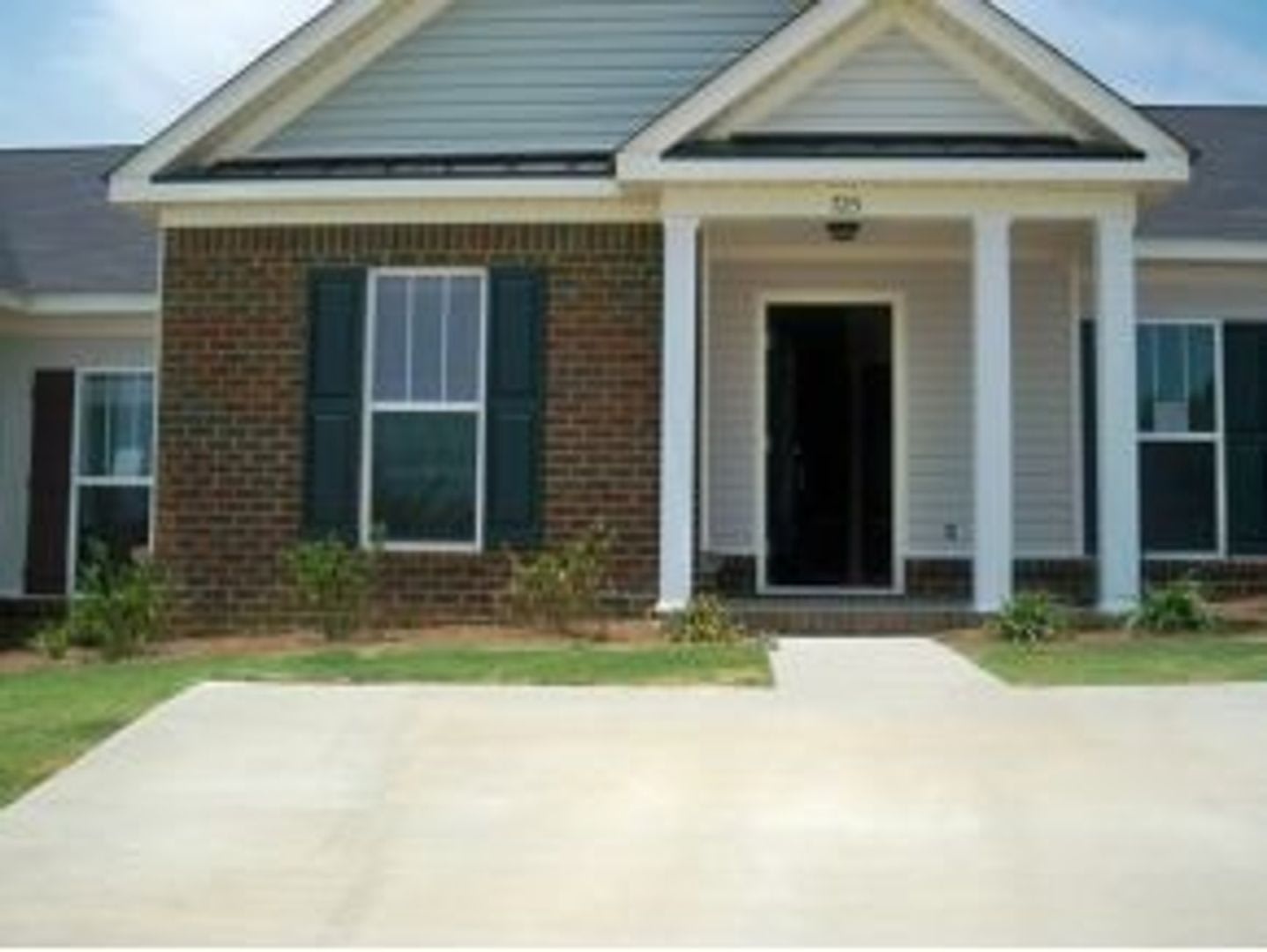 Executive Style Town Home – photo 1