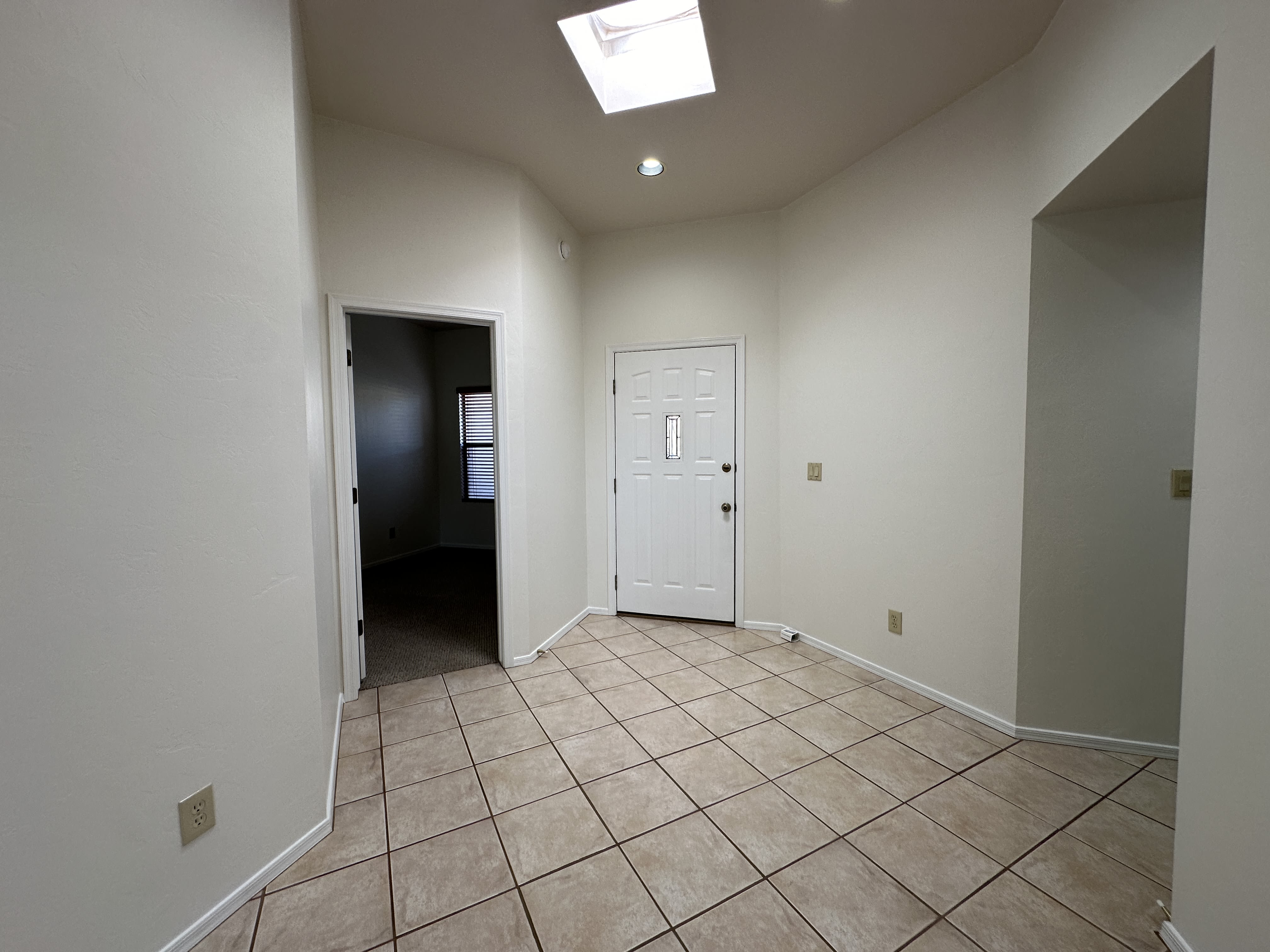 8435 N Hanks Pl – photo 5