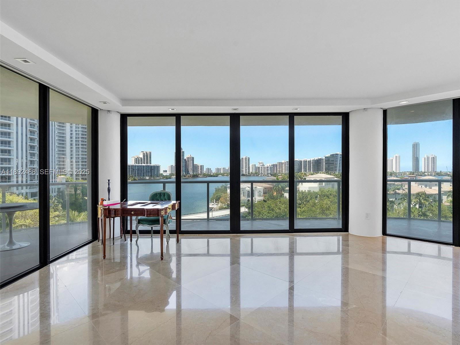 4000 Island Boulevard – photo 5