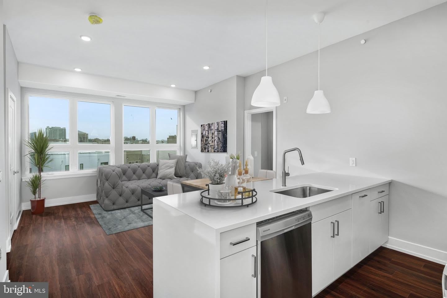 1527-29 RIDGE AVE #5A – photo 1