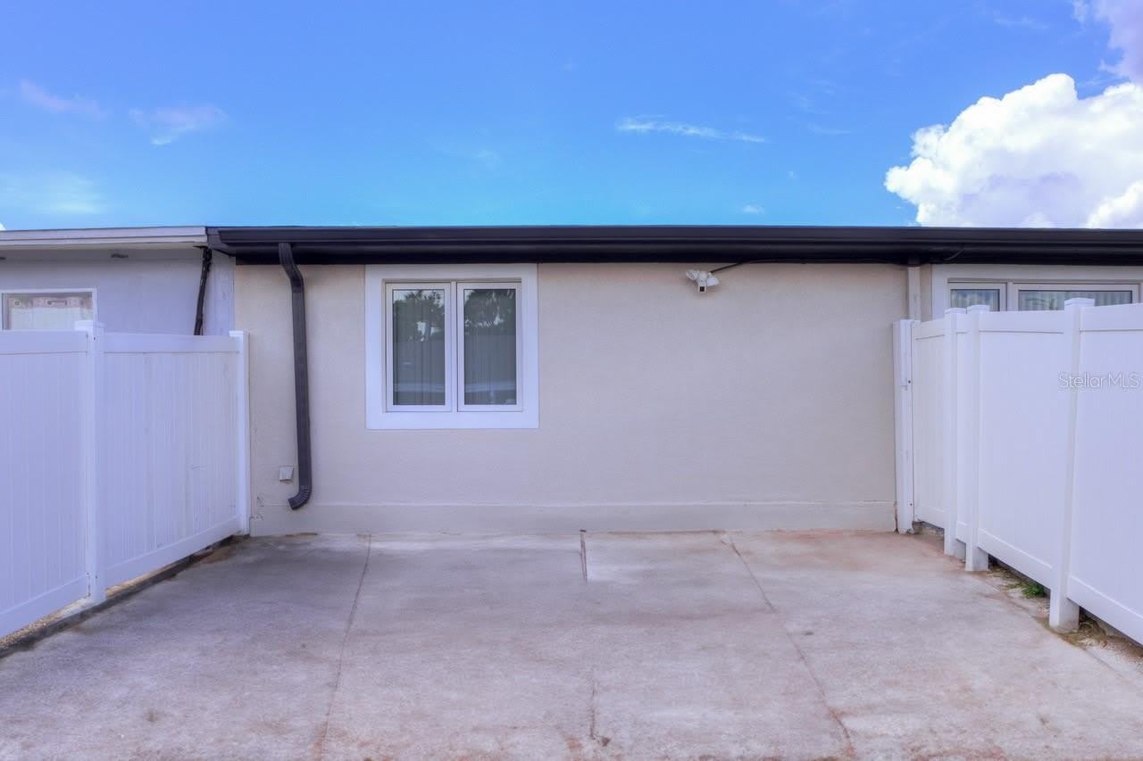 8541 BRIAR GROVE Circle – photo 3