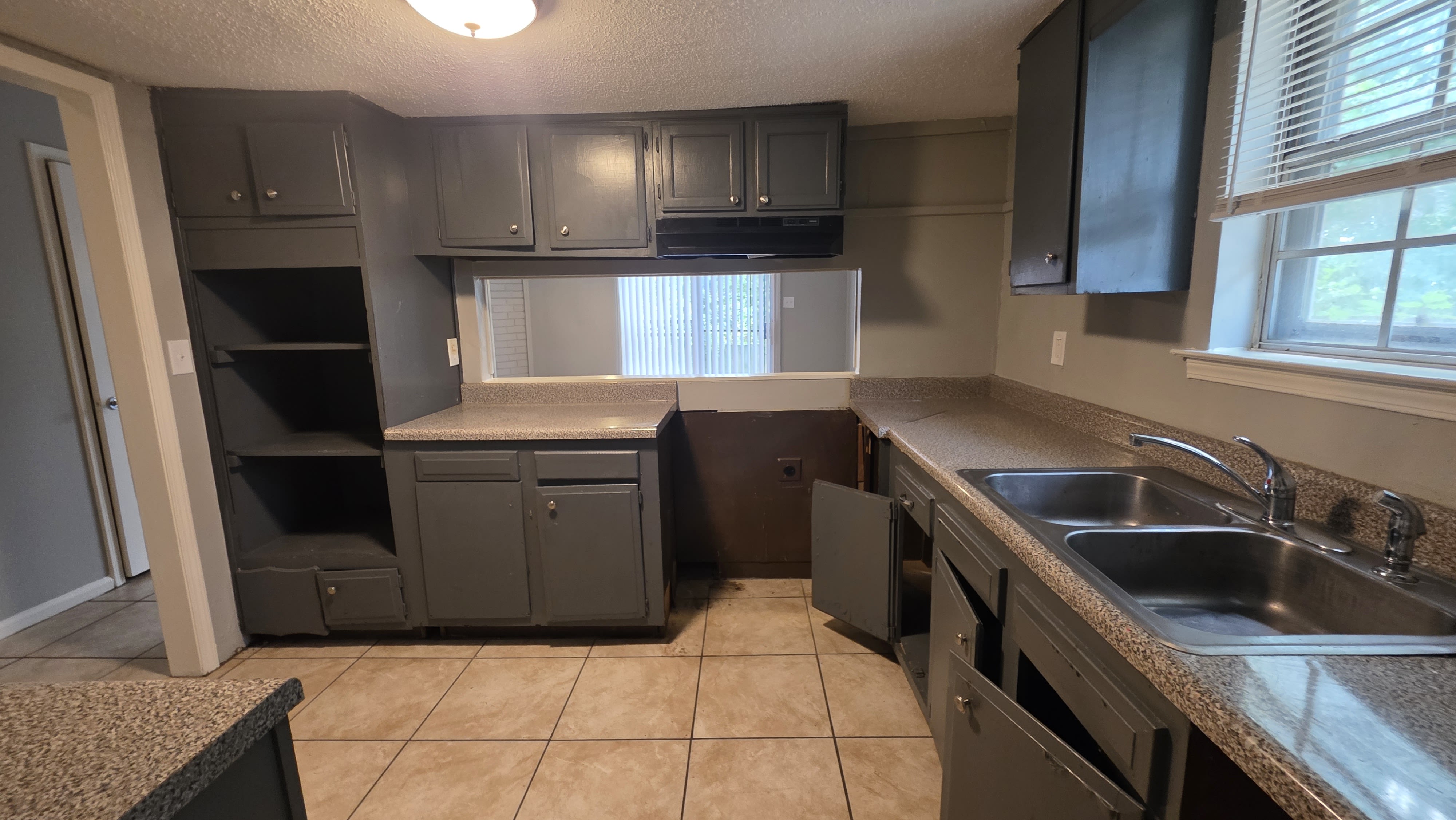 2087 Saint James Dr – photo 5